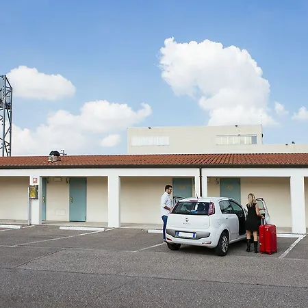 فندق Autohotel رافيننا