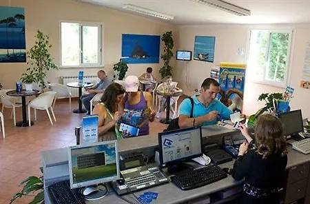 فندق Autohotel 3*