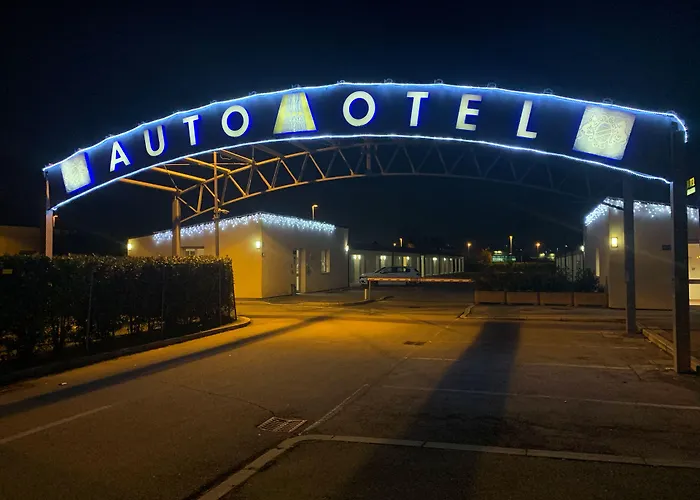 Готель Autohotel 3*