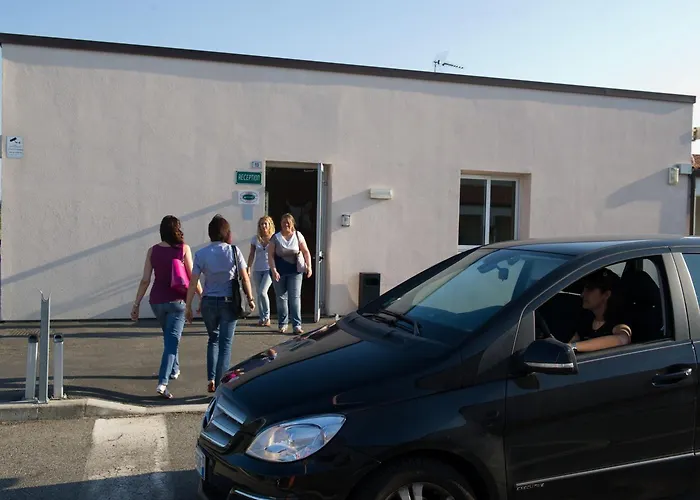 ホテル Autohotel ラヴェンナ