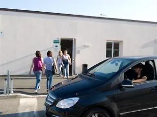 Autohotel ホテル ラヴェンナ